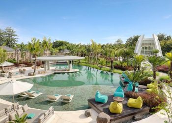 Cross Bali Breakers Resort view